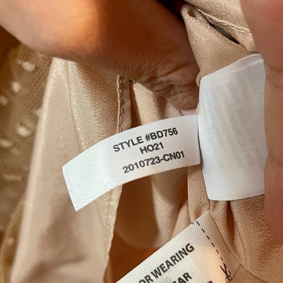 J. Crew Ruffleneck top clip dot bronzed clay nude long sleeve v-neck BD756 small - Picture 9 of 12